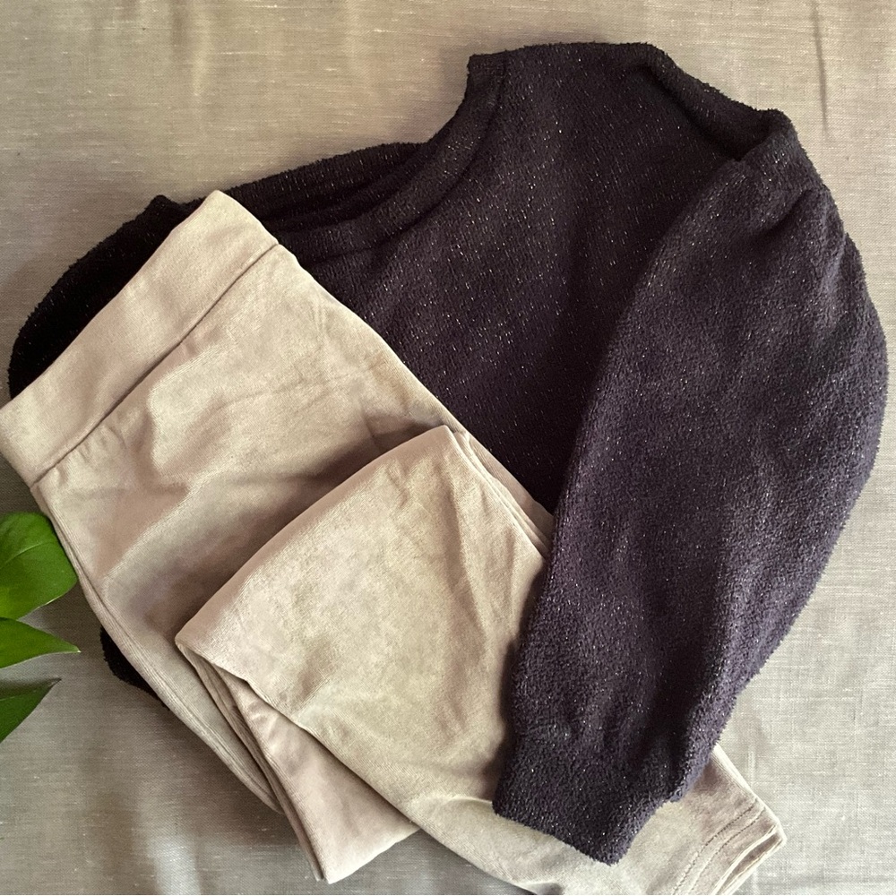 Joyfolie Tory sweater with beige velvet leggings, size 12